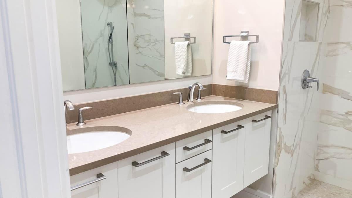 Stunning Oceanview 2 Bed At One Cable *
